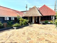 Lakeshore Safari Lodges - B&B Entebbe