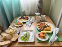 Love and Peace, Petts Wood - B&B Orpington