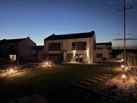 Przytulny apartament z sauną w Biernatkach Dębiecka 15 by Heyrent - Chambres d'hôtes Biernatki