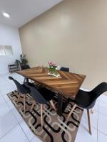 AYAAN SNOOKER HOUSE V at QUINTET APARTMENT with Private Parking & Netflix - B&B Tanah Rata