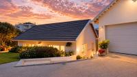 Plett's Luck -5 Bed home with Private Pool close to the Beach - Ferienwohnung Plettenberg Bay