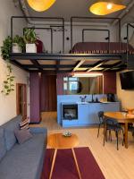 G Loft - Spacious Urban Apartment with Bathtub and Private Entrance - Ferienwohnung Kaunas