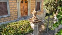 Viale Volta Authentic Apartment - B&B Florence