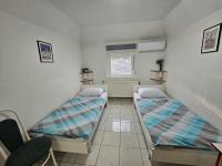 Chambre Lits Jumeaux avec Salle de Bains Privative