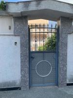 White guesthouse - Bed and Breakfast Durrës