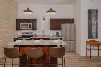 Luxury 1 Bedroom Downtown Neenah Flat - B&B Neenah
