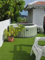 Colibri Location - Jacuzzi privé & vue mer - Côte-sous-le-vent - B&B Vieux-Habitants