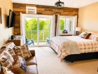 River & Loon Mountain View Studio with Balcony and Pool - Ferienwohnung Lincoln