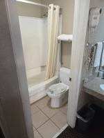 SA - King Bed Room with Full Kitchen 103 - B&B San Antonio