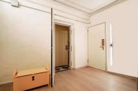 Artistic Ceiling - AC - King Bed - Self Check-In - B&B Génova