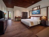 Nature Embrace Room with Garden & Mountain View
