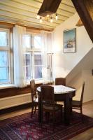 Old Town's Charming Attic Studio - Chambres d'hôtes Tallinn