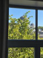 M Loft2 - City Center Apartment with Gated Free Parking - Chambres d'hôtes Kaunas