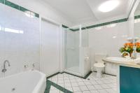 Chambre Lit Queen-Size avec Baignoire Spa