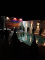 Sunset Pool Villa - B&B Scutari