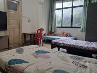 Spacious Room in Heart of Pune near Pune Railway Station Ruby Hall Clinic and wirhin 150 mtrs from 2 metro stations - B&B Pune