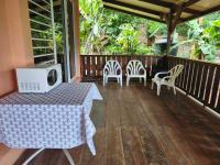 Teva's Tahiti Stay - Near Tahiti Airport - Chambres d'hôtes Faaa