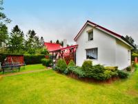 Spacious cottage, idyllic right on the lake, Spore - B&B Szczecinek