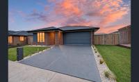 T&T Homes Traralgon Modern 4-Bed-Brandnew - Bed and Breakfast Traralgon