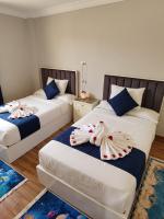 Double or Twin Room with Mountain View