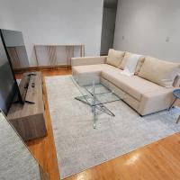 Spacious Comfy 2BR Near HighwayTrain Station - Bed and Breakfast Oak Park