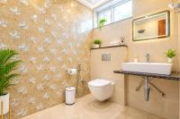 Hotel Plea LMark Mahakaleshwar Tenple Near Railway Station # Fully Air Conditioner Room# Best Hotel In Ujjain - Ferienwohnung Ujjain