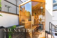 Executive 2 Bedroom Retreat with Hot Tub, Sauna & Garden - B&B London