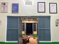 New Divine Stay At Janambhumi - Family Sleeps 2-6 , Private & Spacious - Chambres d'hôtes Mathura