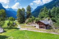 Chalet Walser immerso in una proprietà privata di 2500mq - Chambres d'hôtes Piode