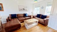 Bayside Cottage - Part of the The Bay Filey Holiday Village with pool, gym and direct beach access, pub, restaurant, tennis and meadows walks - B&B Filey
