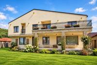 Transylvania Inn - Garden Retreat Near Red Lake - B&B Gheorgheni