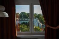Enjoy Warsaw - 100-inch Cinema, Japanese Studio - B&B Varsovia