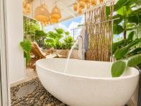 Fox Living Nguyen Huu Canh - B&B Ho Chi Minh