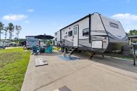 Your Glamping Escape Awaits 5 miles from the Beach - B&B Gulf Shores