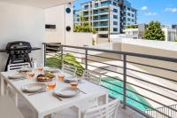 Windsong Getaway - Seaside Bliss with Pool & Spa - B&B Caloundra