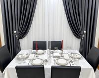 Modern and Secure Stay, Steps to Seaside Boulevard - Ferienwohnung Sumqayıt