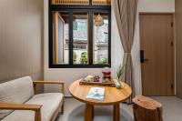 Queen Room with Garden View