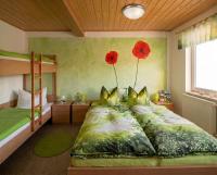 Familienzimmer mit Gartenblick