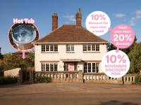 Stunning 4-Bed Riverside Retreat with Hot Tub - B&B Norwich