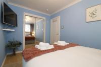 Signature - Windsor House - B&B Hamilton