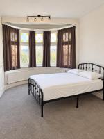 Shared Room in Essex London - Chambres d'hôtes Chigwell
