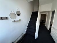 Spacious 4 Bedroom House Sleeps 8 With Game Room Near Metro - Bed and Breakfast Felling