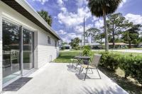 Coquina Cabana with fenced yard and adorable decor - B&B South Daytona