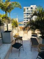 Eira A pasos de la Marina Rooftop y Jacuzzi - B&B Santa Marta
