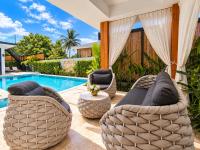Villa with Garden View
