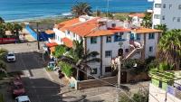 Pensão Alcinda Bettencourt 50 meters to the Beachfront - B&B Santa Maria