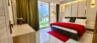 Apartment with Mountain View