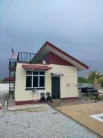 S&J Tiny House Penarik I Little Family Getaway - B&B Kampung Ru Sepuluh
