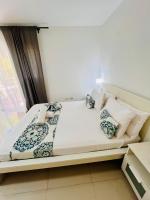 Studio Lit Queen-Size 