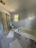Entire Home Salem MA with 4 Bedrooms, 2 Bathrooms, FREE Parking - B&B Salem